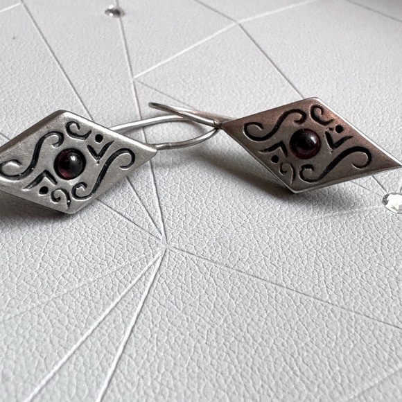 🔻Stunning .925 Sterling Silver and Ruby Art Deco Vintage Earrings Never Worn - Picture 8 of 10